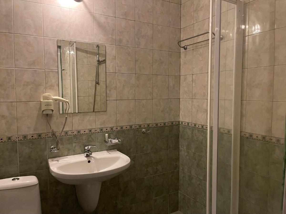 Hotel Victoria Dobrinishte Buitenkant foto
