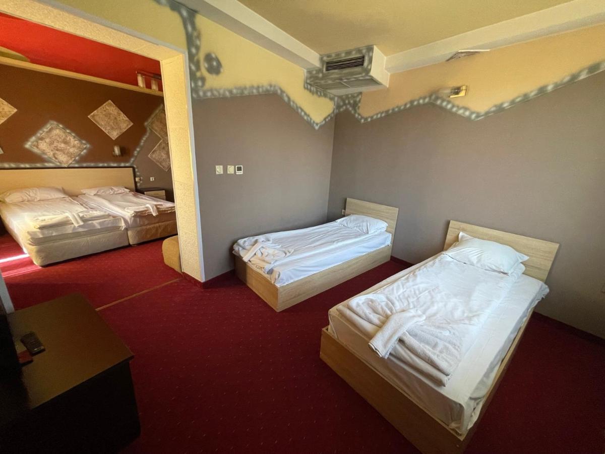 Hotel Victoria Dobrinishte Buitenkant foto