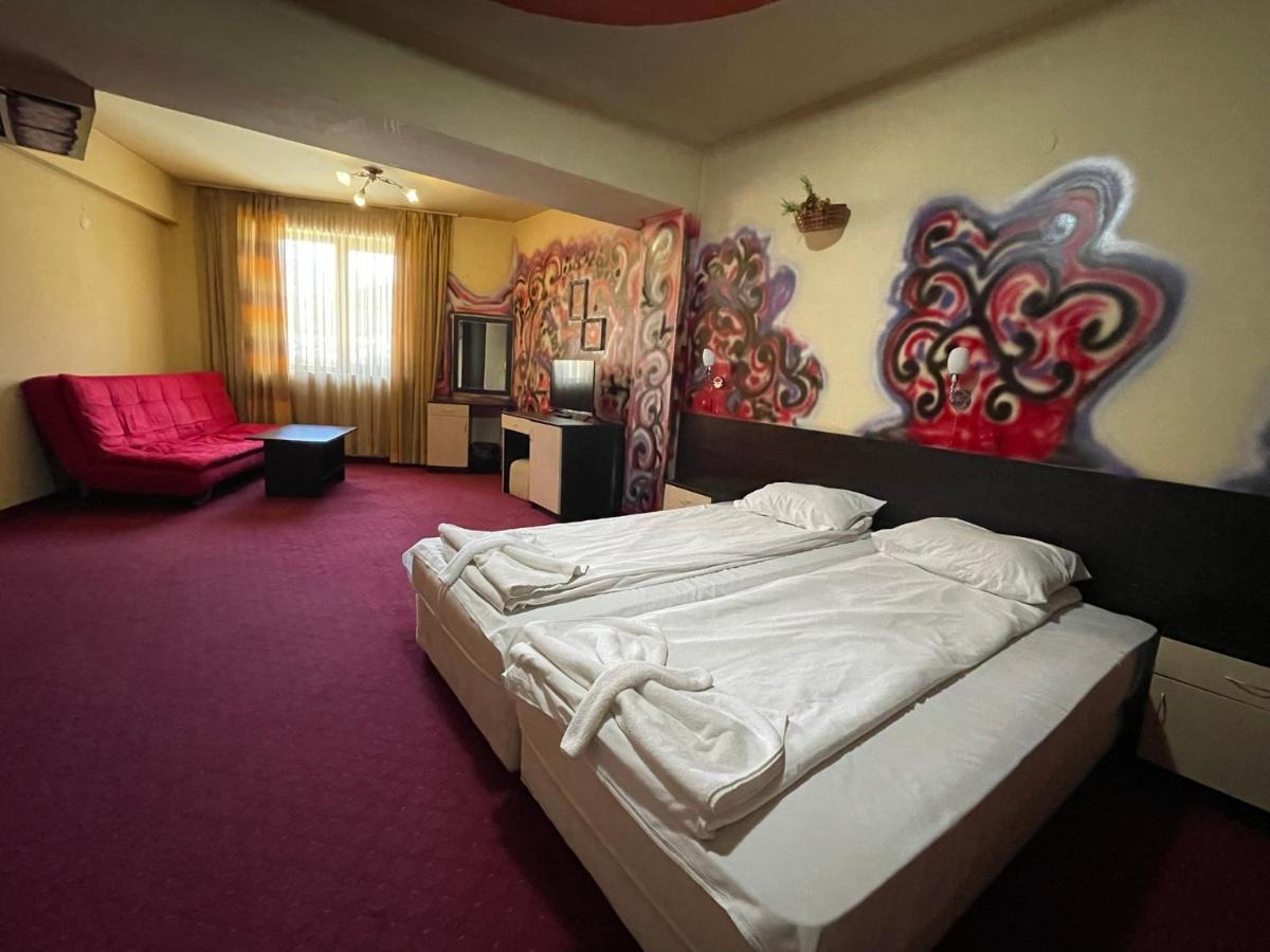 Hotel Victoria Dobrinishte Buitenkant foto