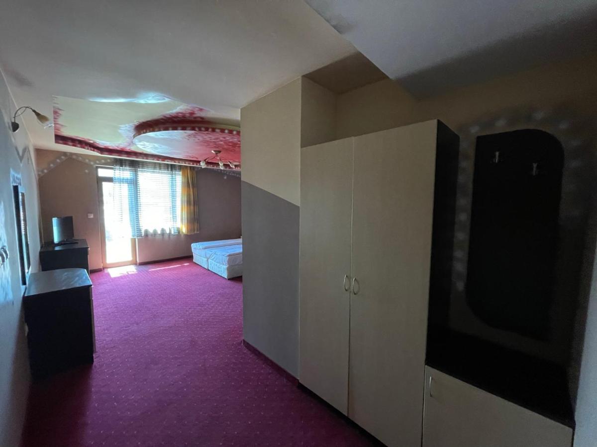 Hotel Victoria Dobrinishte Buitenkant foto