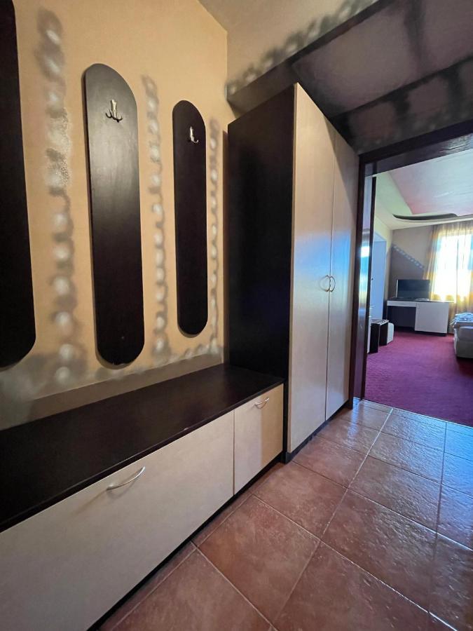 Hotel Victoria Dobrinishte Buitenkant foto
