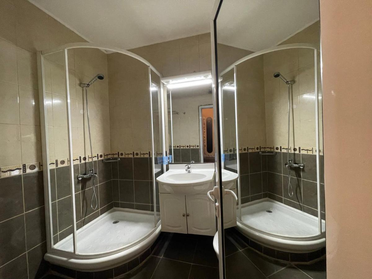 Hotel Victoria Dobrinishte Buitenkant foto
