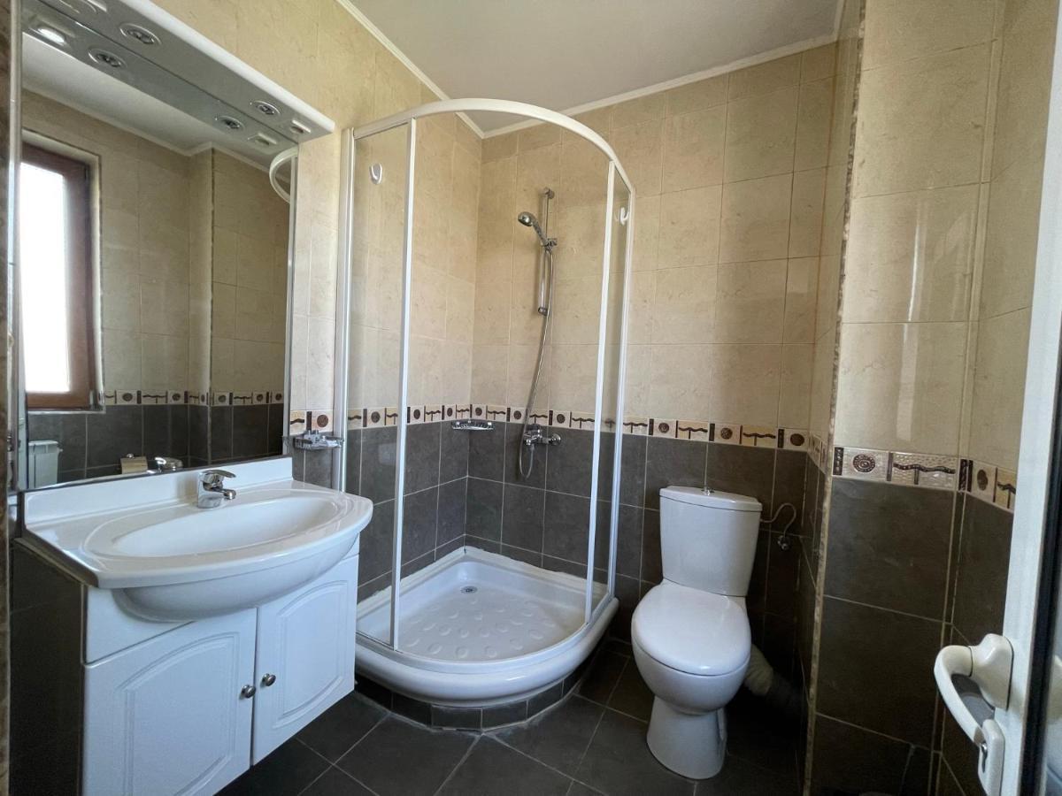 Hotel Victoria Dobrinishte Buitenkant foto